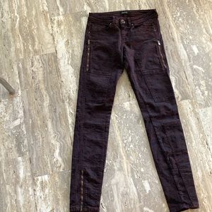 MAGGIE printed jeans with zippers & cargo type pockets. Sz 27